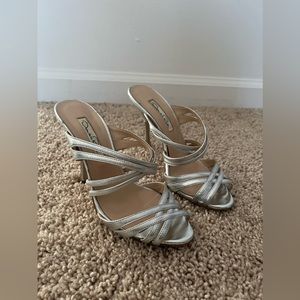 Vintage silver Oscar De La Renta heels size 36